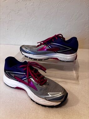 Brooks Ravenna 8 Women’s 7.5 B Running Shoes Gray Pink Athletic